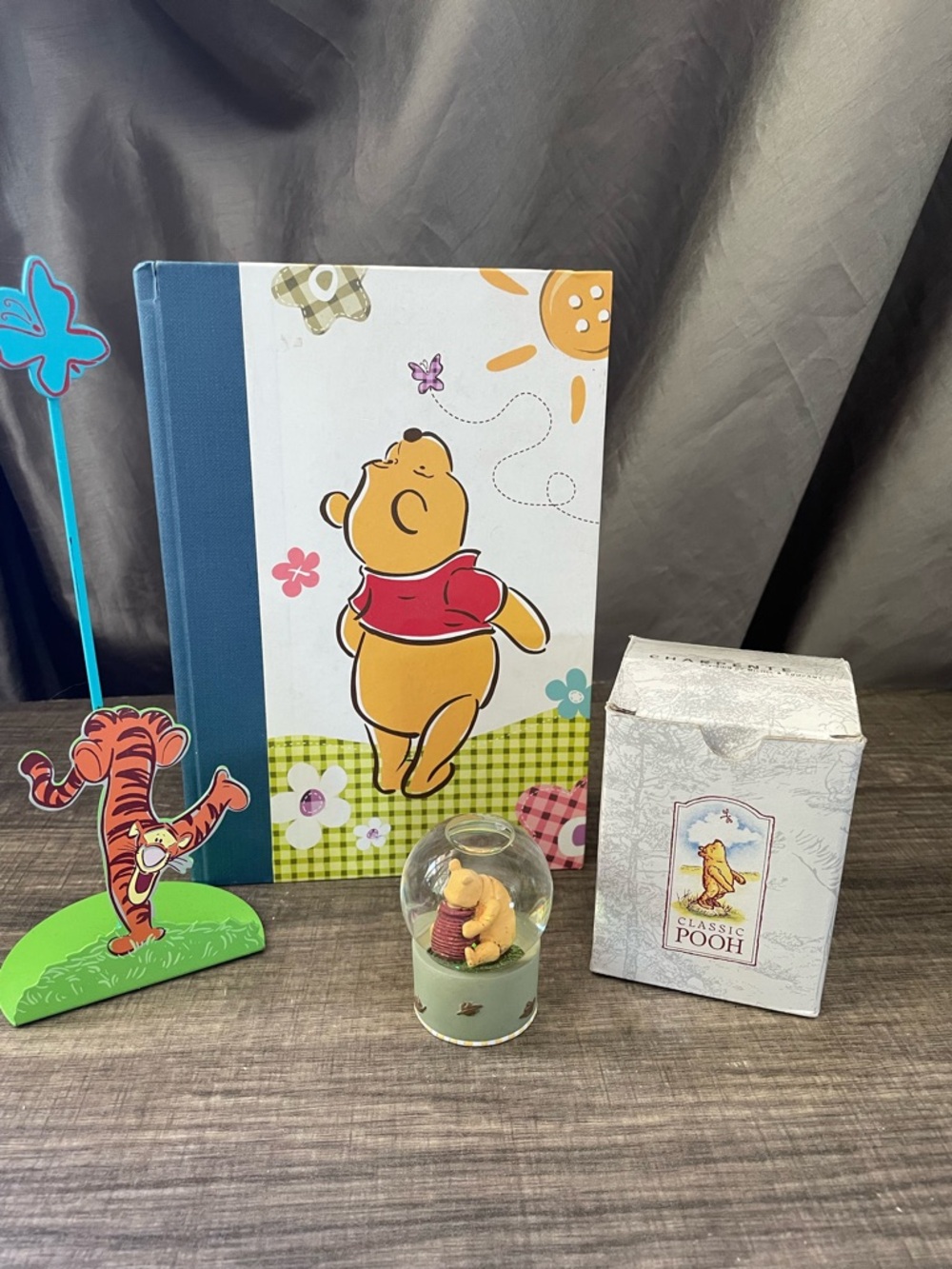 Winnie the Pooh Lot - Journal Tigger Photo Stand & Snow Globe